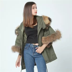 Damska zimowa parka z rękawami kimono, obszyta naturalnym futrem z jenota S/XL