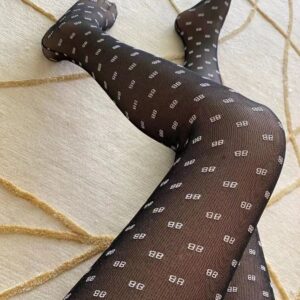 Damskie rajstopy zdobione różnymi wzorami S/M