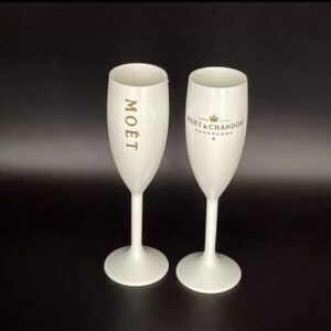 Moët & Chandon – smukły kieliszek do szampana nowy model