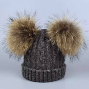 Czapka zimowa z naturalnymi pomponami z jenota dla dzieci  w kolorze grafitowym