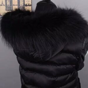 Obszycie futrzane do kaptura z jenota naturalnego barwionego na kolor czarny długość 50 cm