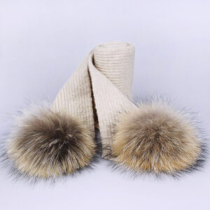 Zimowy szalik z naturalnymi pomponami z futra  jenota